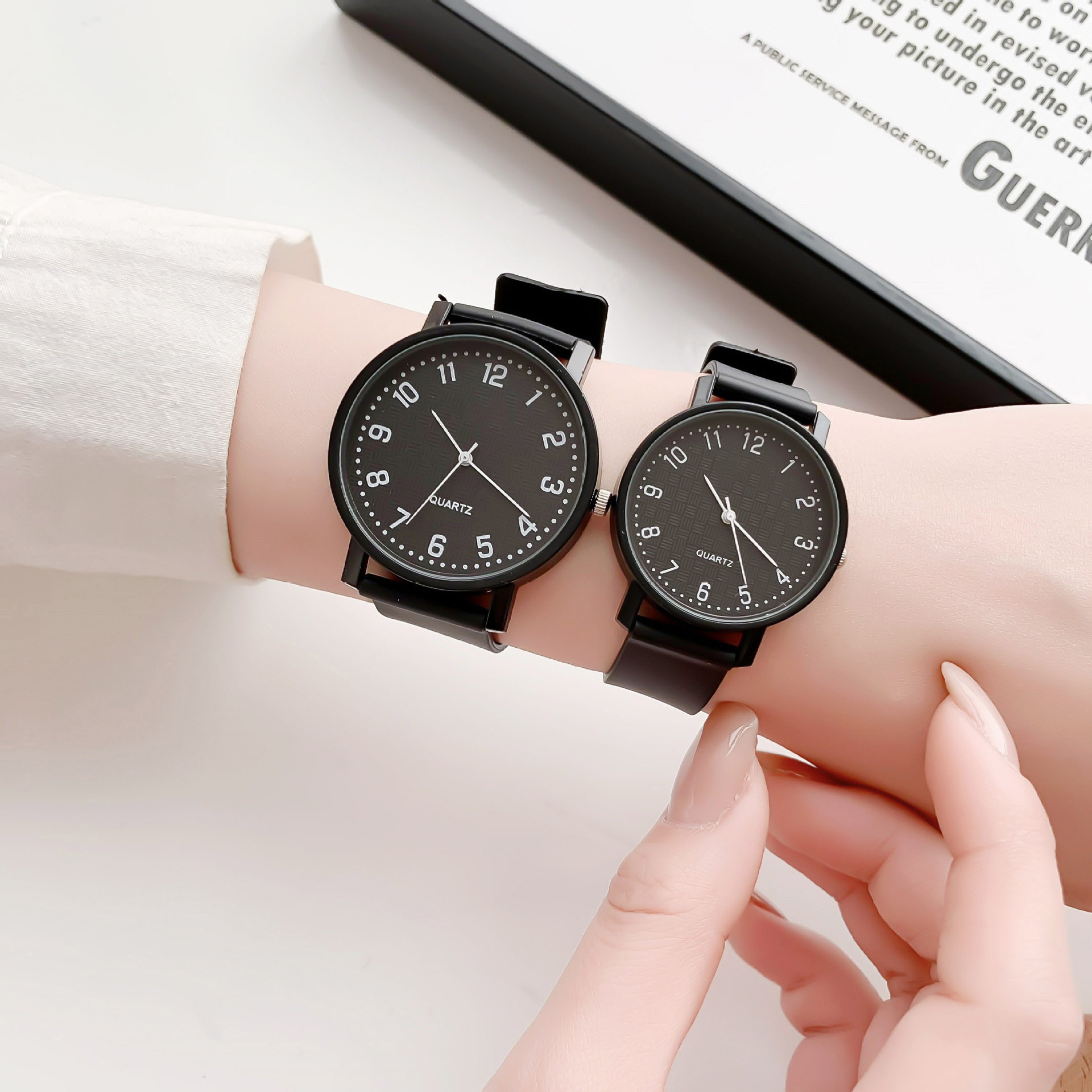 여성을위한 간단한 블랙 시계 쿼츠 시계 실리콘 스트랩  - Luxury Watch Leather Strap 리뷰 및 가격