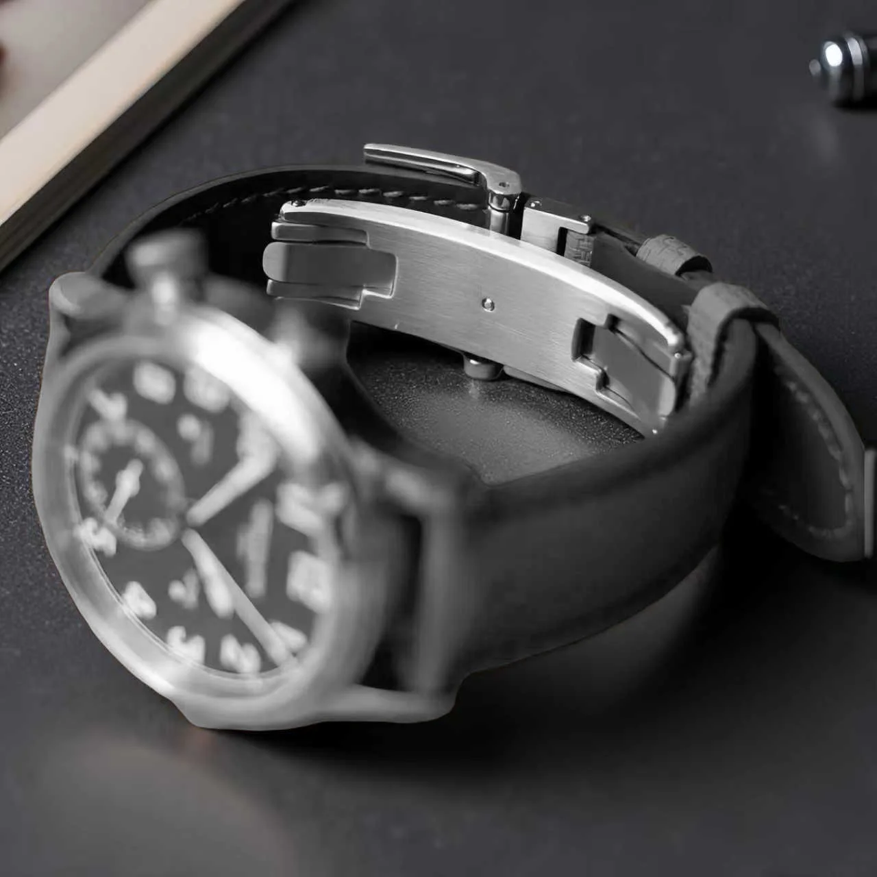 디플로이언트 클래스프 시계 스트랩 스프링 디플로이언트  - Quiet Luxury Watch 리뷰 및 가격